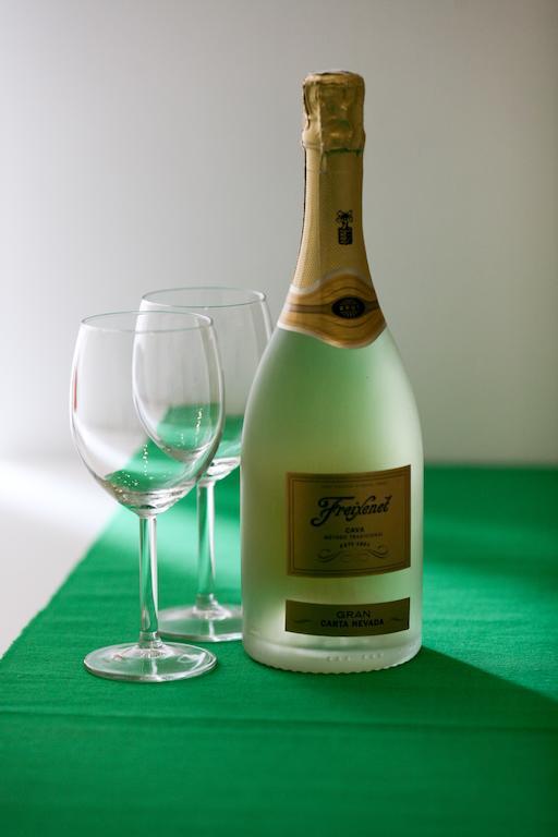 安通斯公寓酒店 普拉 外观 照片